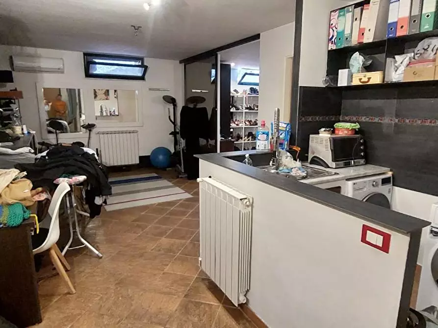 Immagine 18 di Appartamento in vendita  a Carrara