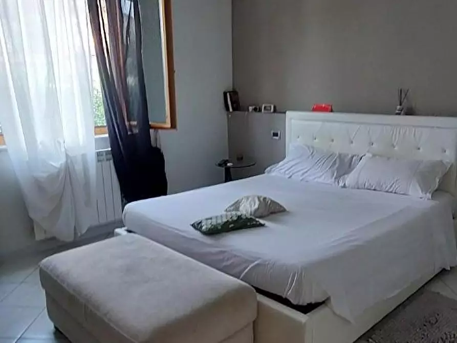 Immagine 6 di Appartamento in vendita  a Carrara