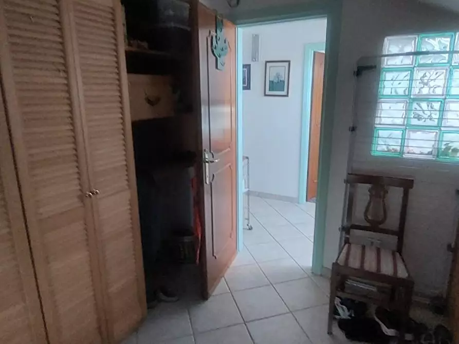 Immagine 11 di Appartamento in vendita  a Ortonovo