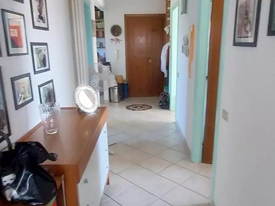 Immagine 12 di Appartamento in vendita  a Ortonovo