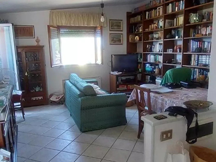 Immagine 13 di Appartamento in vendita  a Ortonovo