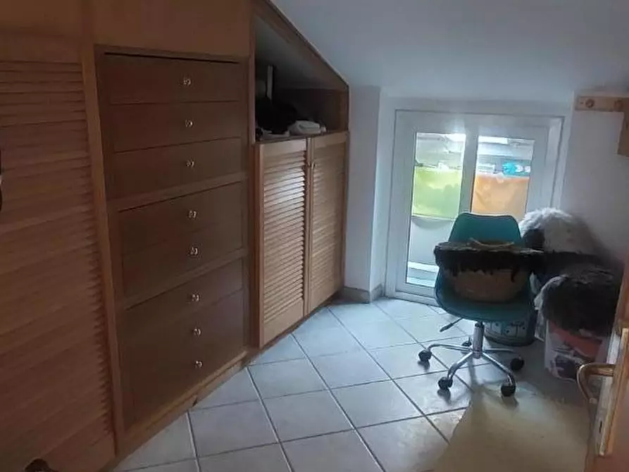 Immagine 10 di Appartamento in vendita  a Ortonovo