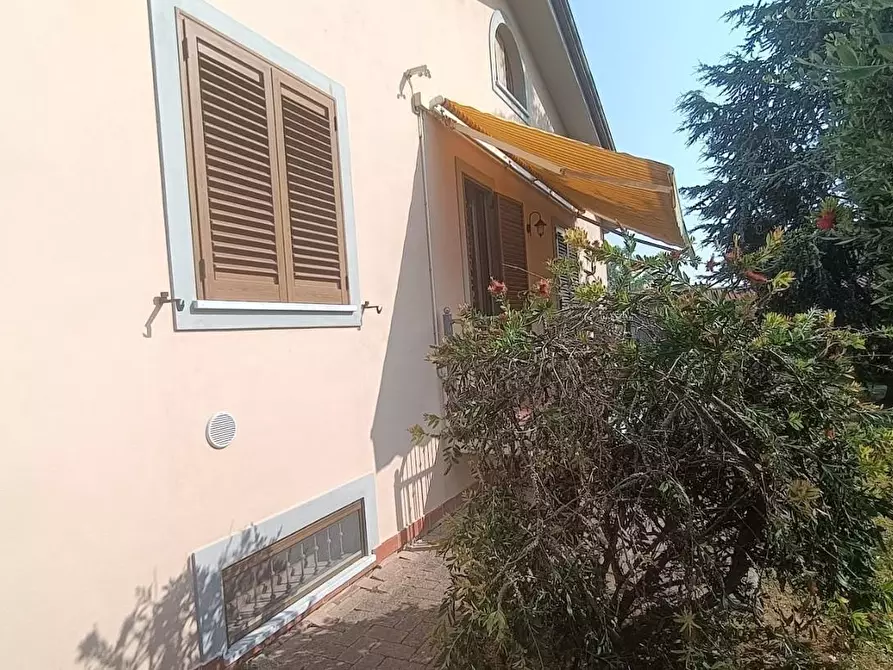 Immagine 18 di Villa in vendita  a San Giuliano Terme