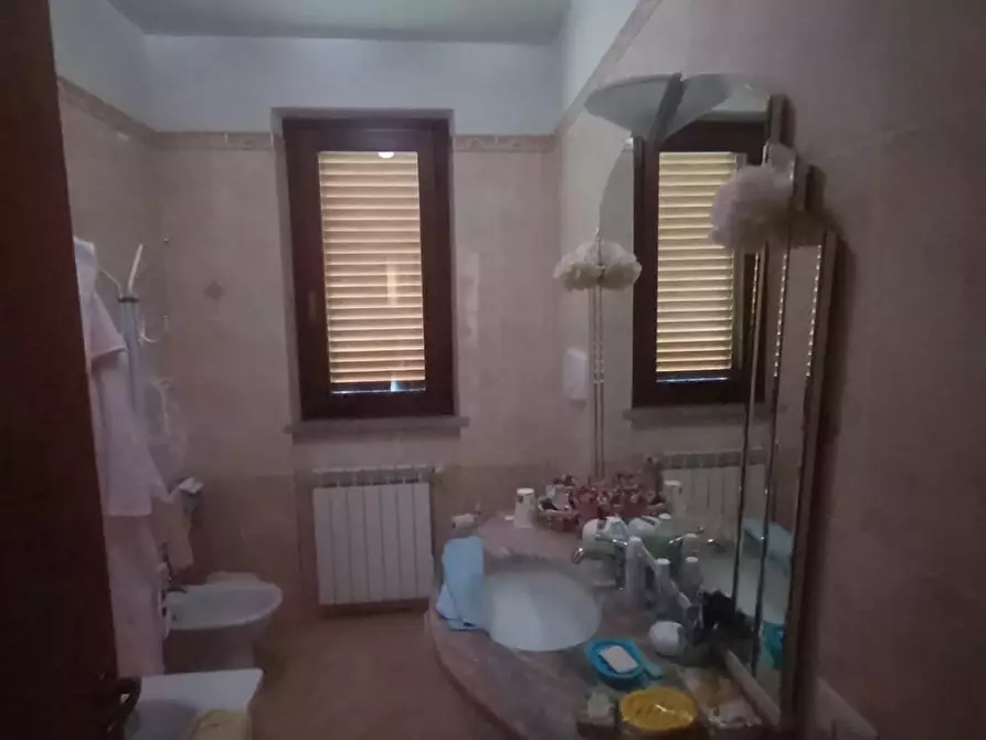 Immagine 8 di Villa in vendita  a San Giuliano Terme