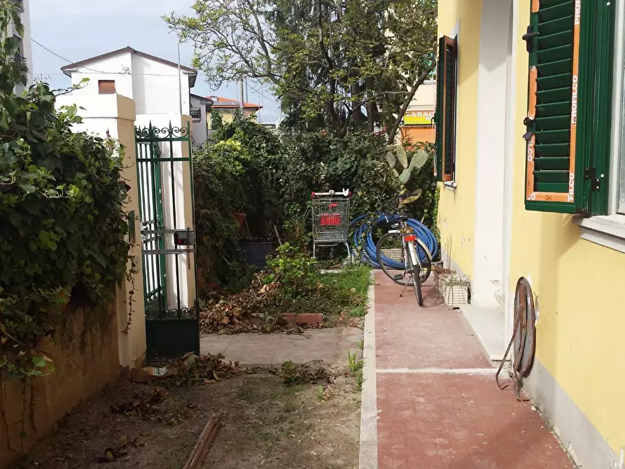 Immagine 13 di Appartamento in affitto  a Pisa