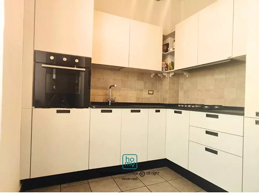 Immagine 8 di Appartamento in vendita  a Carrara