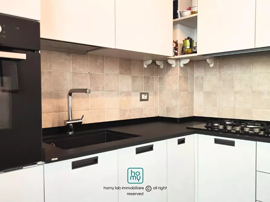 Immagine 9 di Appartamento in vendita  a Carrara