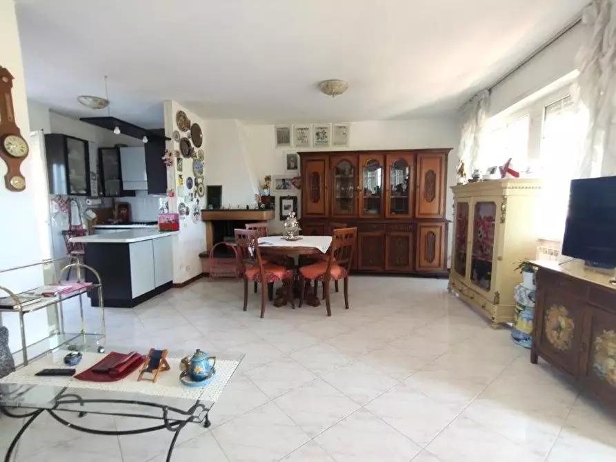 Immagine 2 di Porzione di casa in vendita  a Fosdinovo