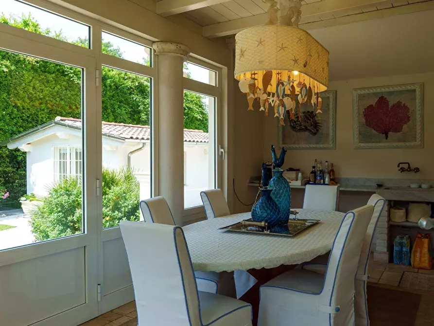 Immagine 50 di Villa in vendita  a Pietrasanta