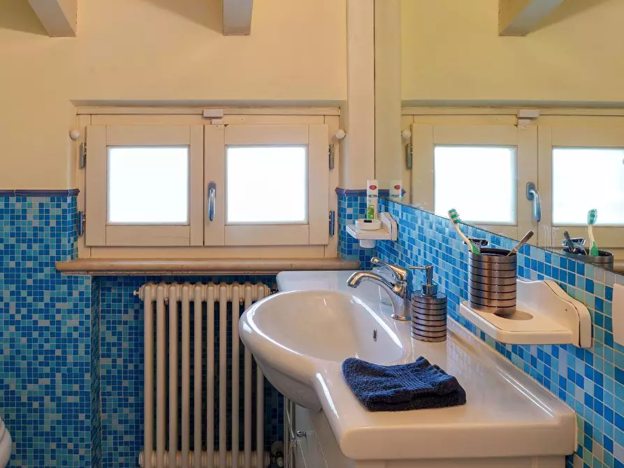 Immagine 40 di Villa in vendita  a Pietrasanta