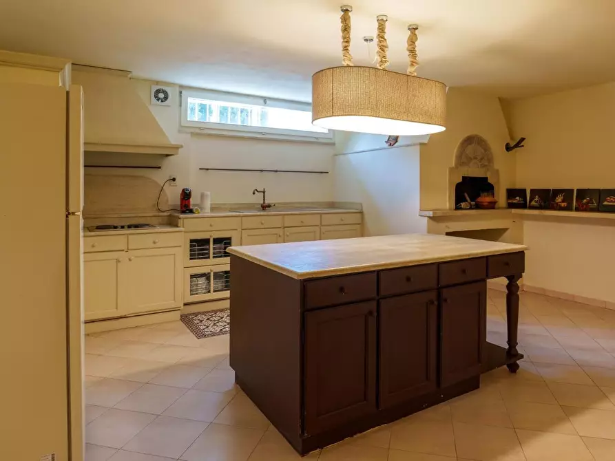 Immagine 48 di Villa in vendita  a Pietrasanta