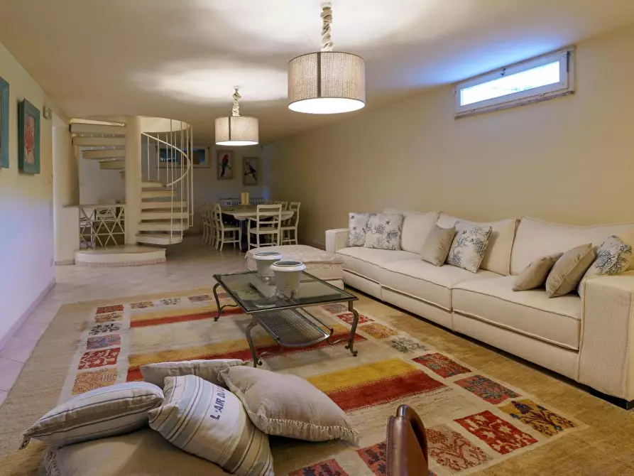 Immagine 46 di Villa in vendita  a Pietrasanta
