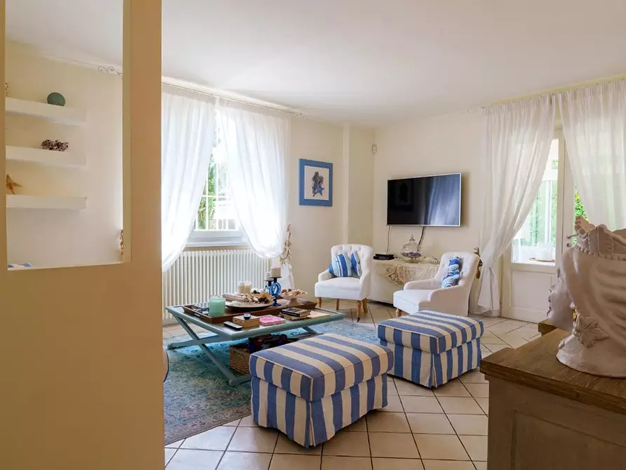 Immagine 22 di Villa in vendita  a Pietrasanta