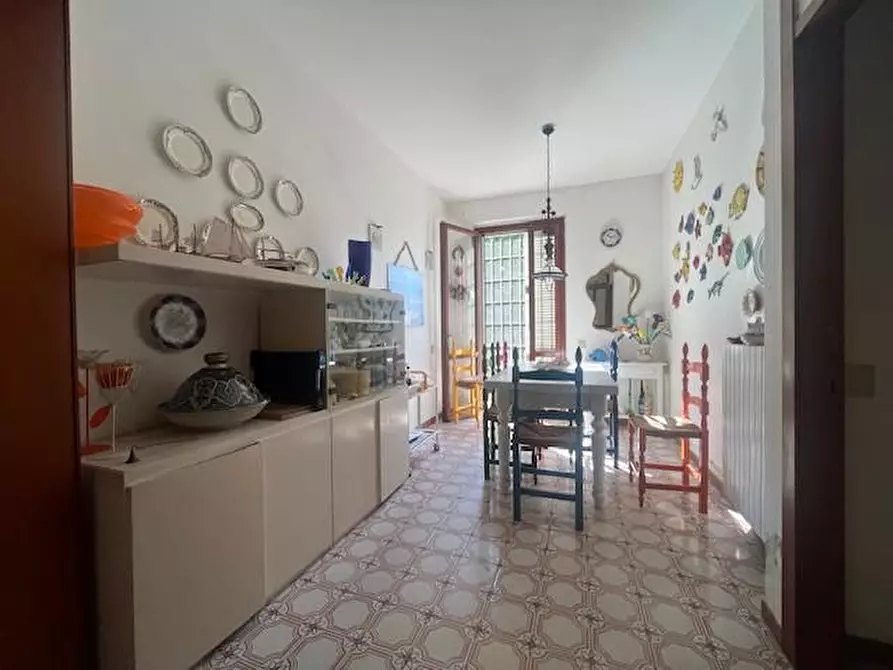 Immagine 3 di Appartamento in vendita  a Camaiore