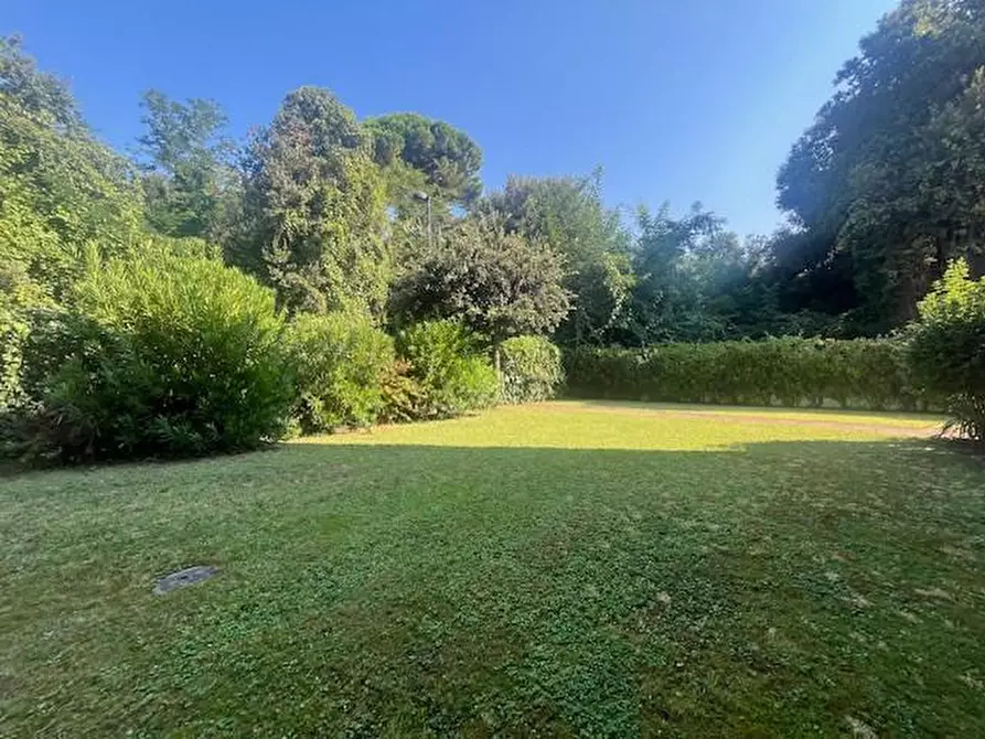 Immagine 27 di Appartamento in vendita  a Camaiore