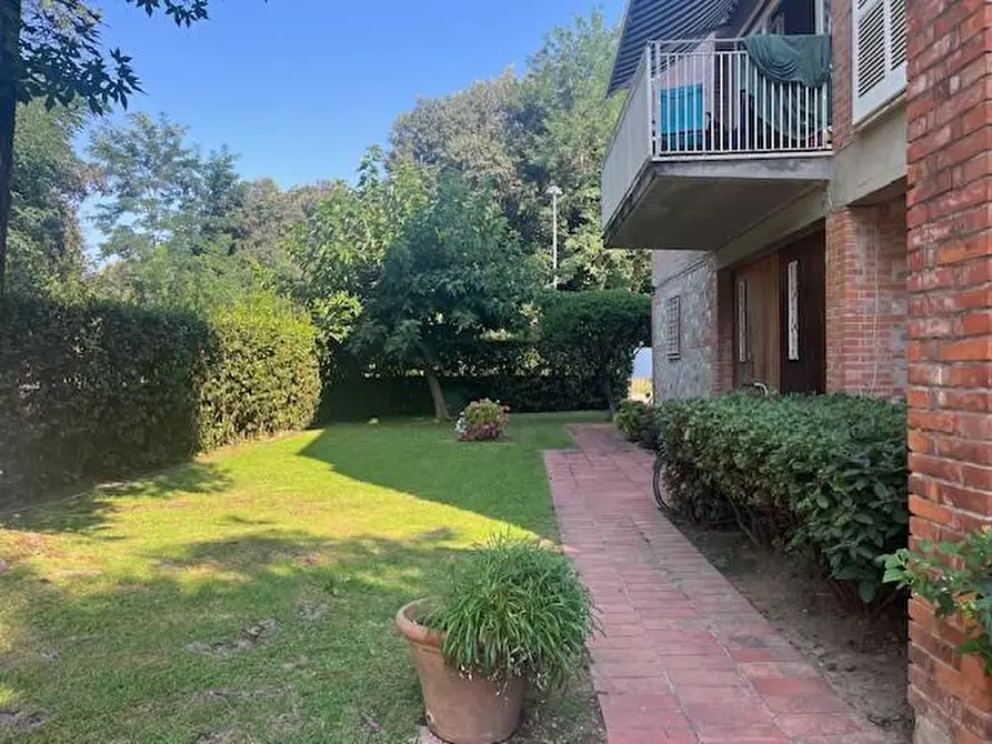 Immagine 31 di Appartamento in vendita  a Camaiore