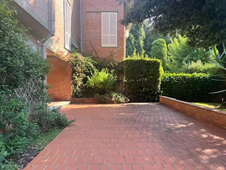 Immagine 30 di Appartamento in vendita  a Camaiore