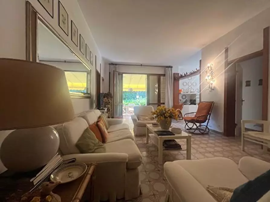 Immagine 6 di Appartamento in vendita  a Camaiore