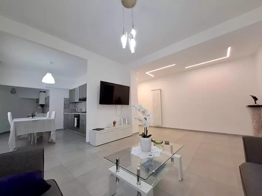 Immagine 2 di Appartamento in vendita  a Carrara