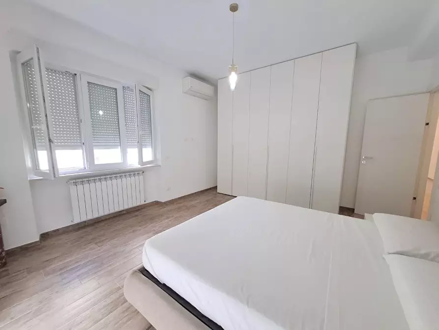 Immagine 12 di Appartamento in vendita  a Carrara