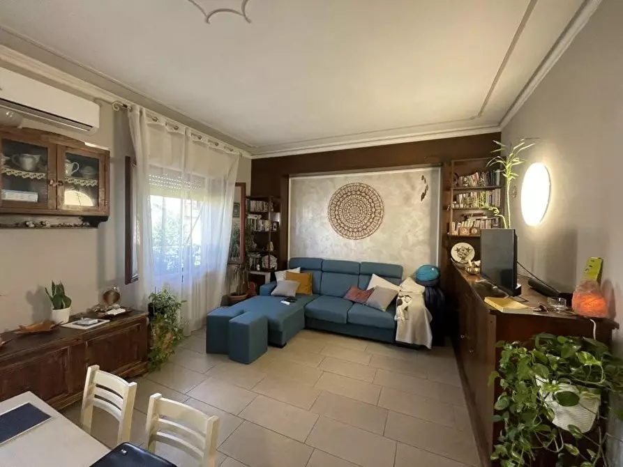 Immagine 4 di Appartamento in vendita  a Lucca