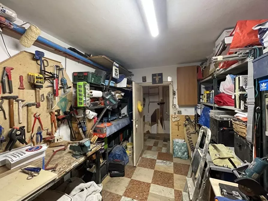 Immagine 32 di Appartamento in vendita  a Lucca