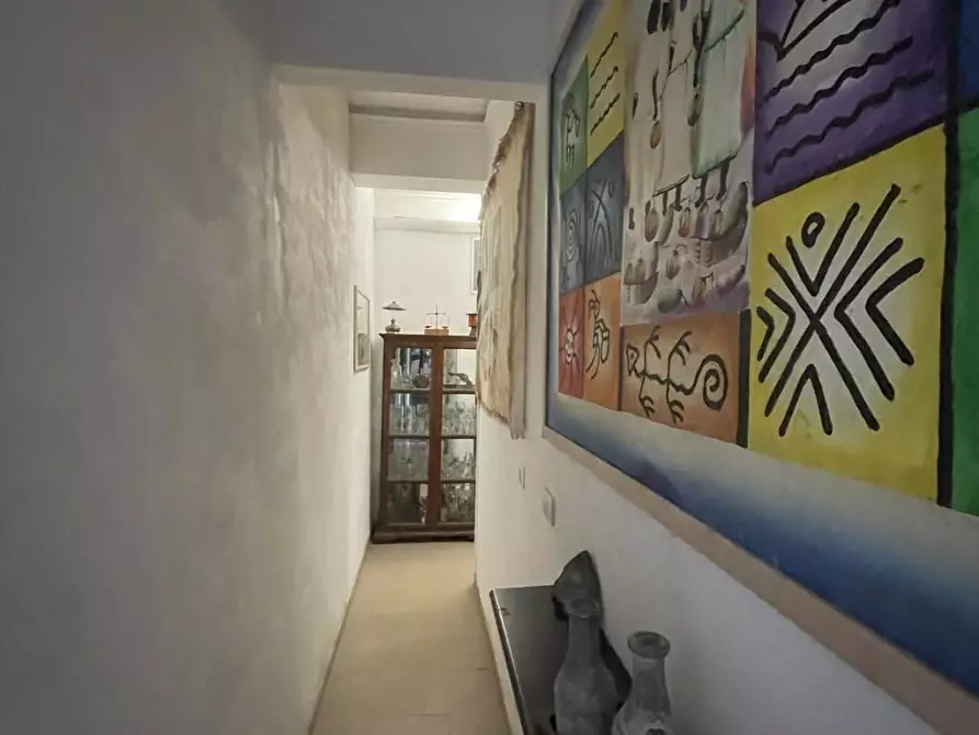 Immagine 11 di Appartamento in vendita  a Lucca