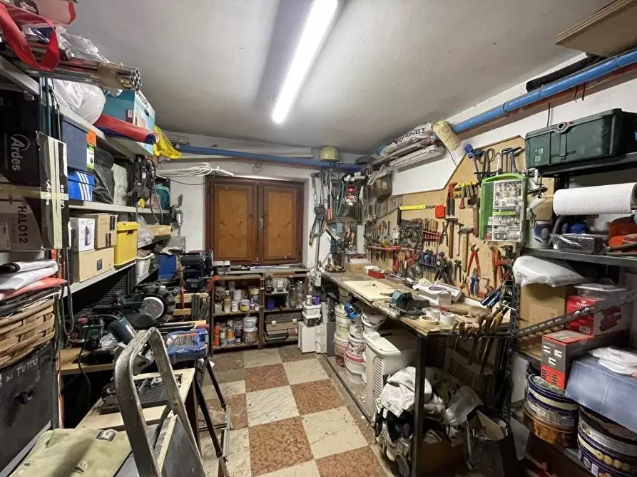 Immagine 31 di Appartamento in vendita  a Lucca