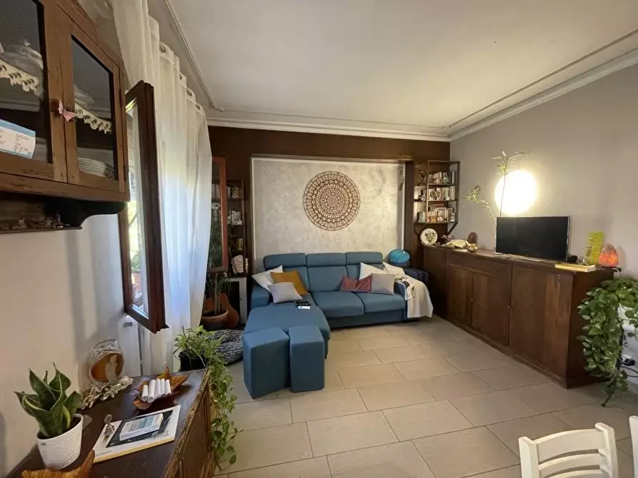 Immagine 3 di Appartamento in vendita  a Lucca