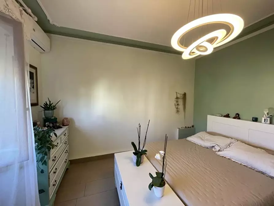 Immagine 13 di Appartamento in vendita  a Lucca