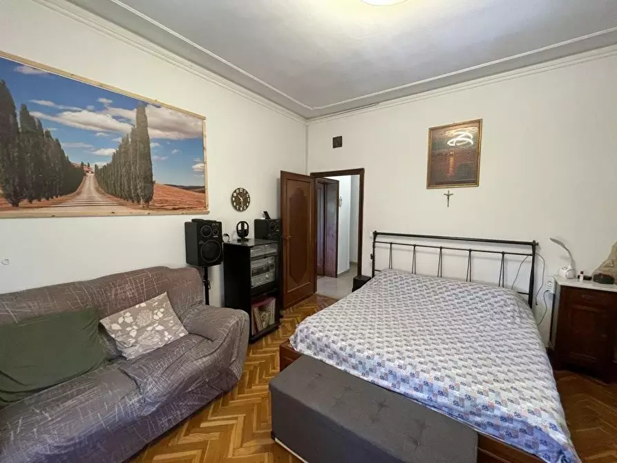 Immagine 15 di Appartamento in vendita  a Lucca