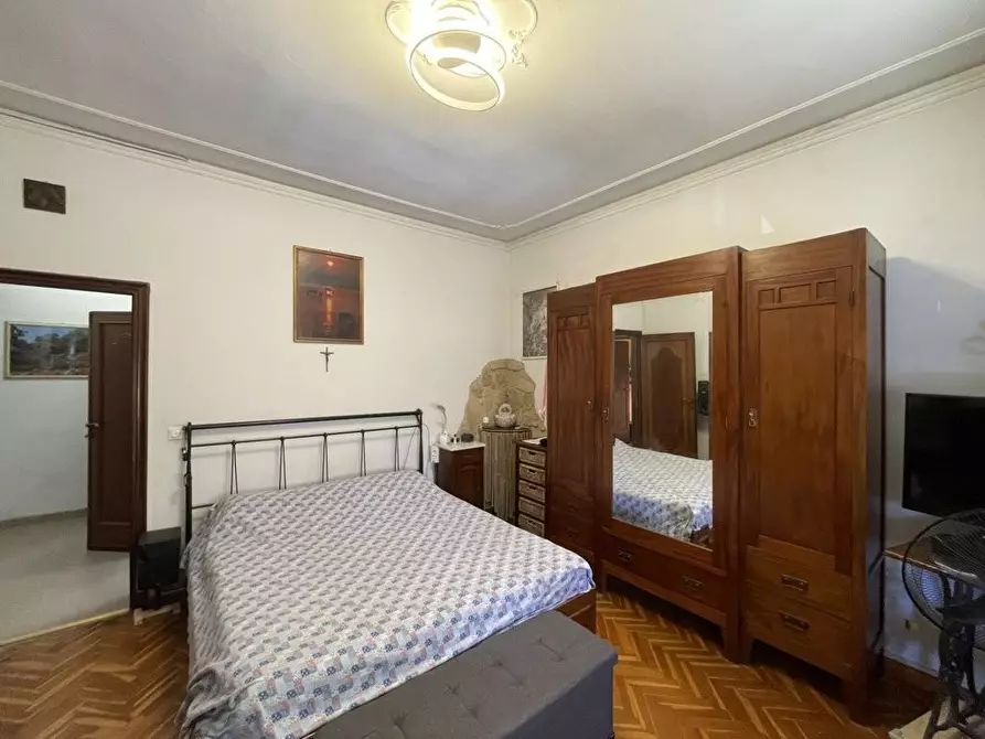 Immagine 16 di Appartamento in vendita  a Lucca