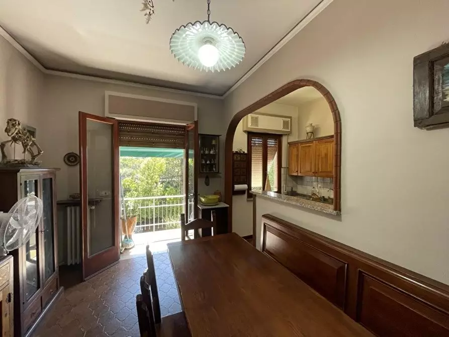 Immagine 9 di Appartamento in vendita  a Lucca