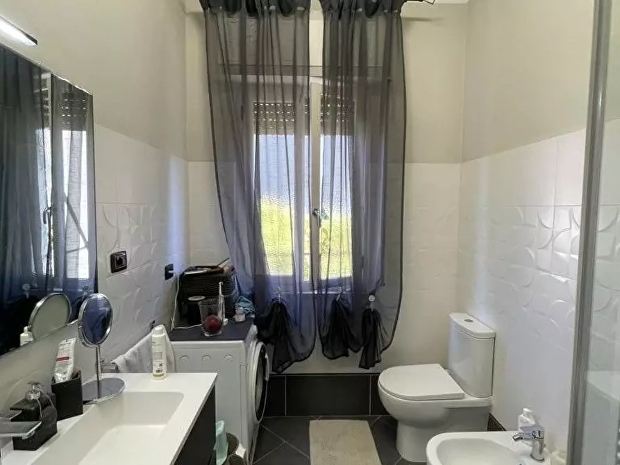 Immagine 22 di Appartamento in vendita  a Lucca