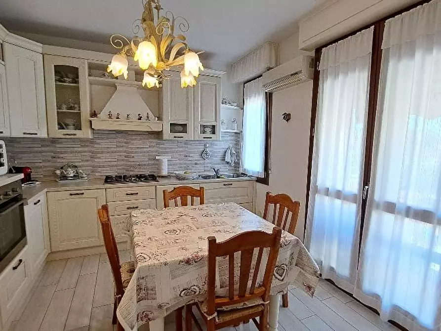 Immagine 9 di Appartamento in vendita  a Cascina