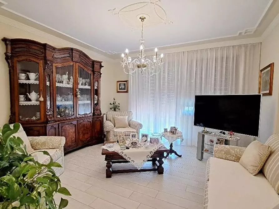 Immagine 1 di Appartamento in vendita  a Cascina