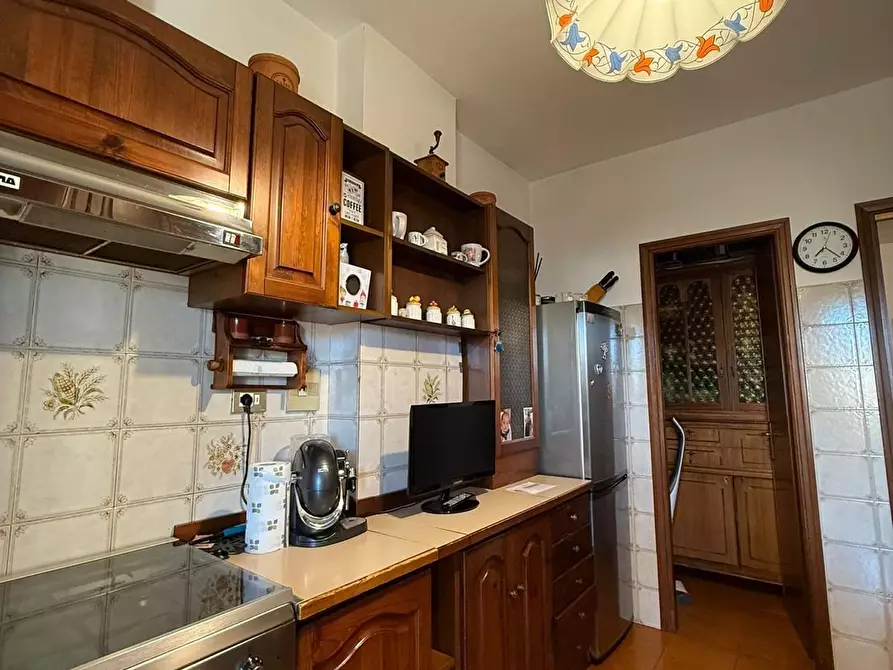 Immagine 3 di Appartamento in vendita  a Carrara