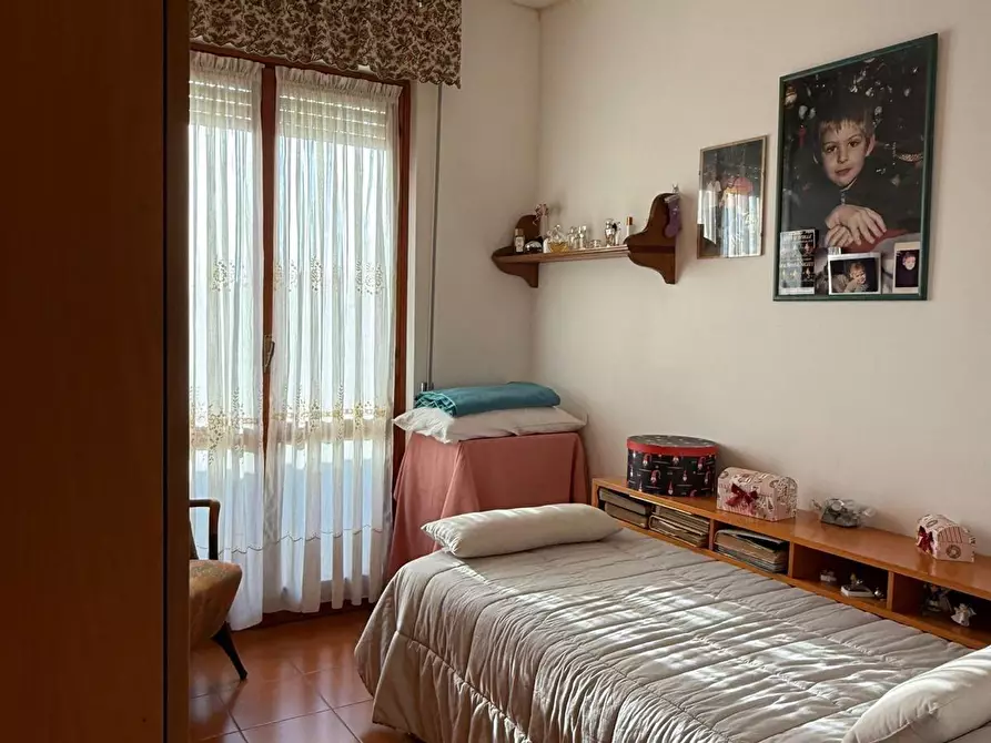 Immagine 11 di Appartamento in vendita  a Carrara