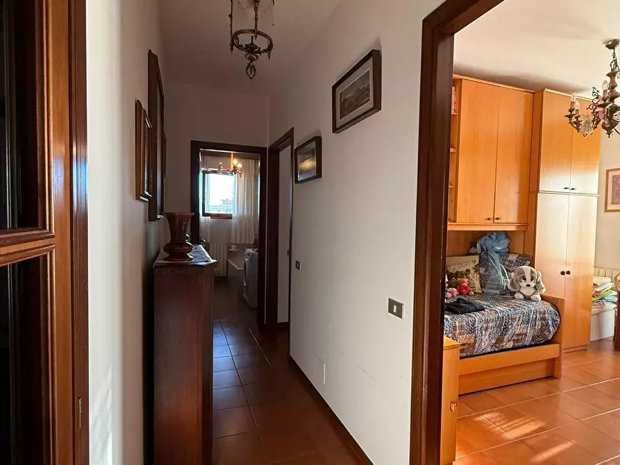 Immagine 9 di Appartamento in vendita  a Carrara