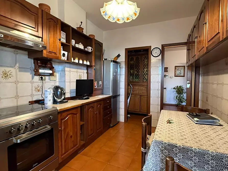 Immagine 4 di Appartamento in vendita  a Carrara