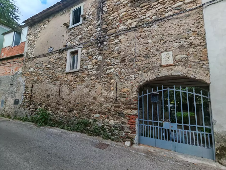 Immagine 10 di Porzione di casa in vendita  a Carrara