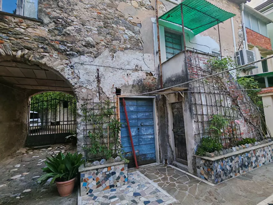 Immagine 9 di Porzione di casa in vendita  a Carrara