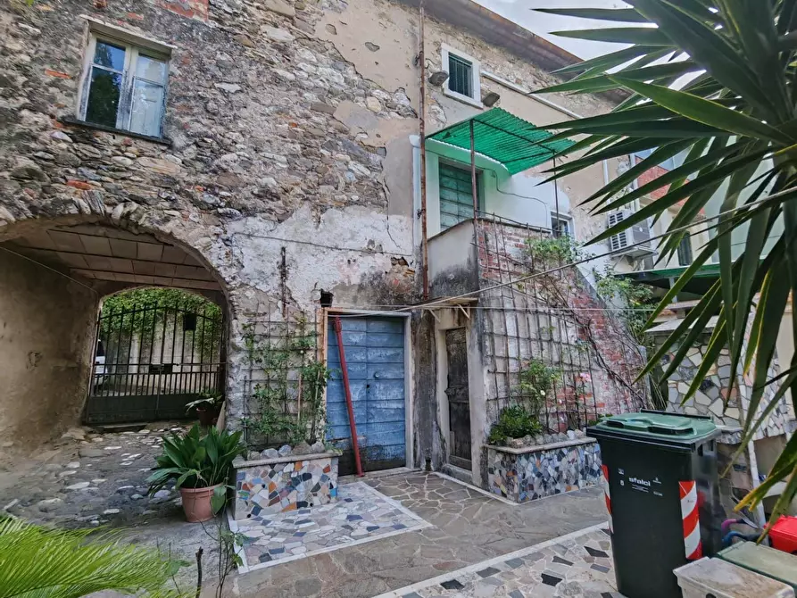 Immagine 8 di Porzione di casa in vendita  a Carrara
