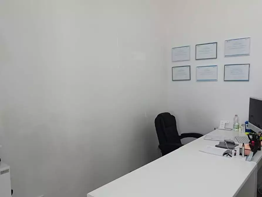 Immagine 7 di Locale commerciale in vendita  a Porcari