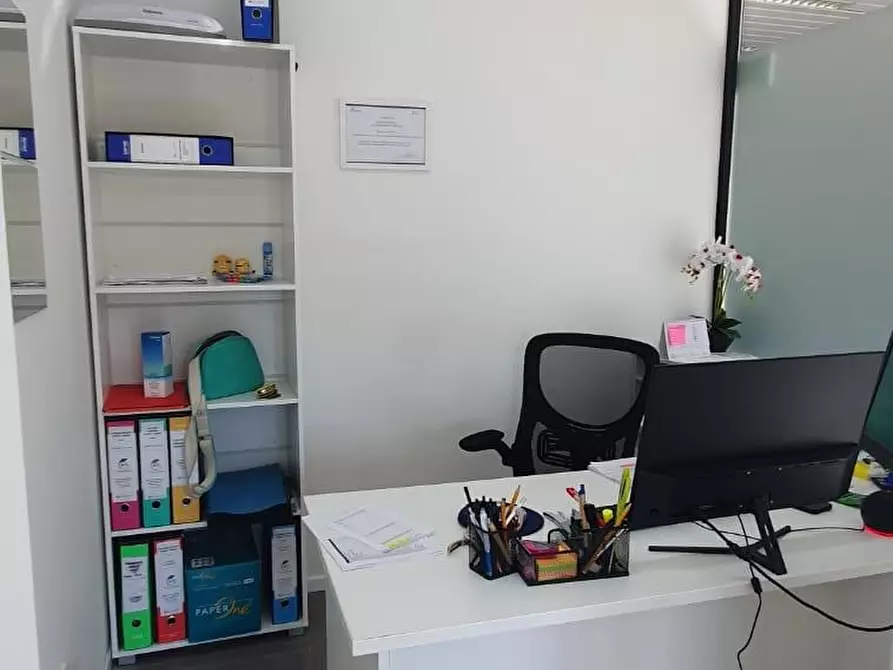 Immagine 4 di Locale commerciale in vendita  a Porcari