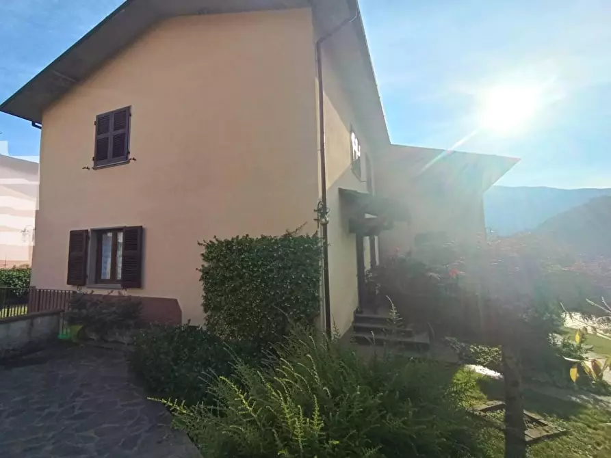 Immagine 33 di Casa bifamiliare in vendita  a Castelnuovo Di Garfagnana