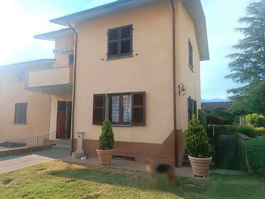 Immagine 31 di Casa bifamiliare in vendita  a Castelnuovo Di Garfagnana