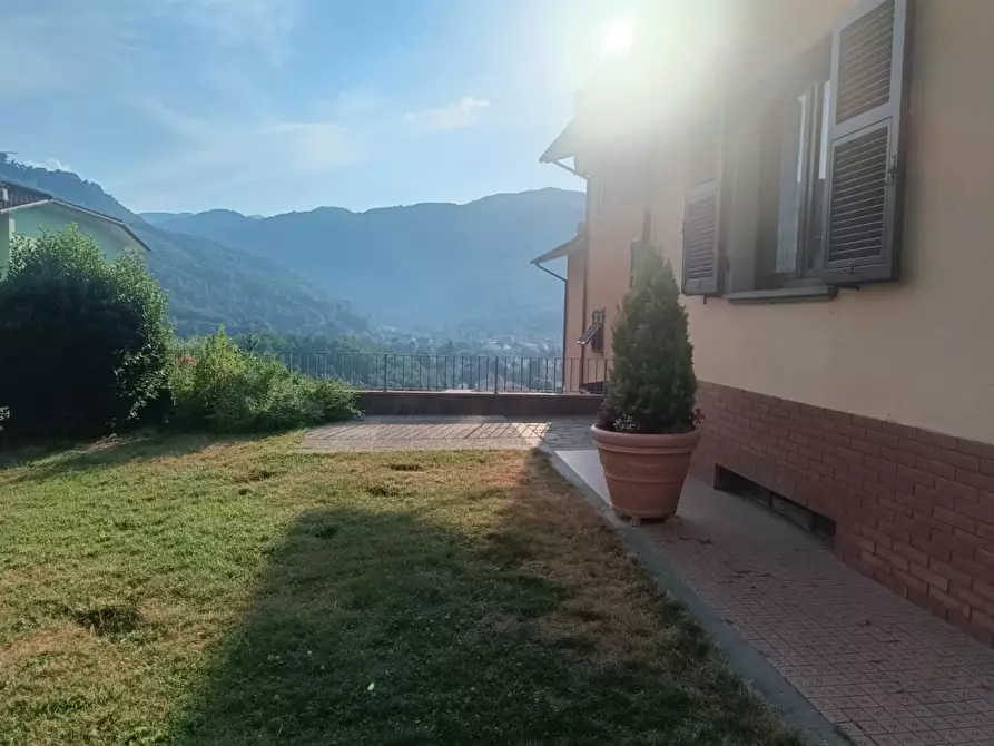 Immagine 28 di Casa bifamiliare in vendita  a Castelnuovo Di Garfagnana