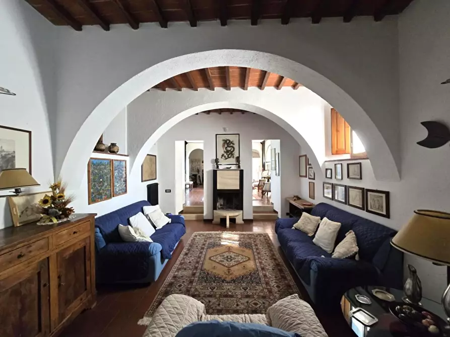 Immagine 21 di Casa colonica in vendita  a Colle Di Val D'elsa