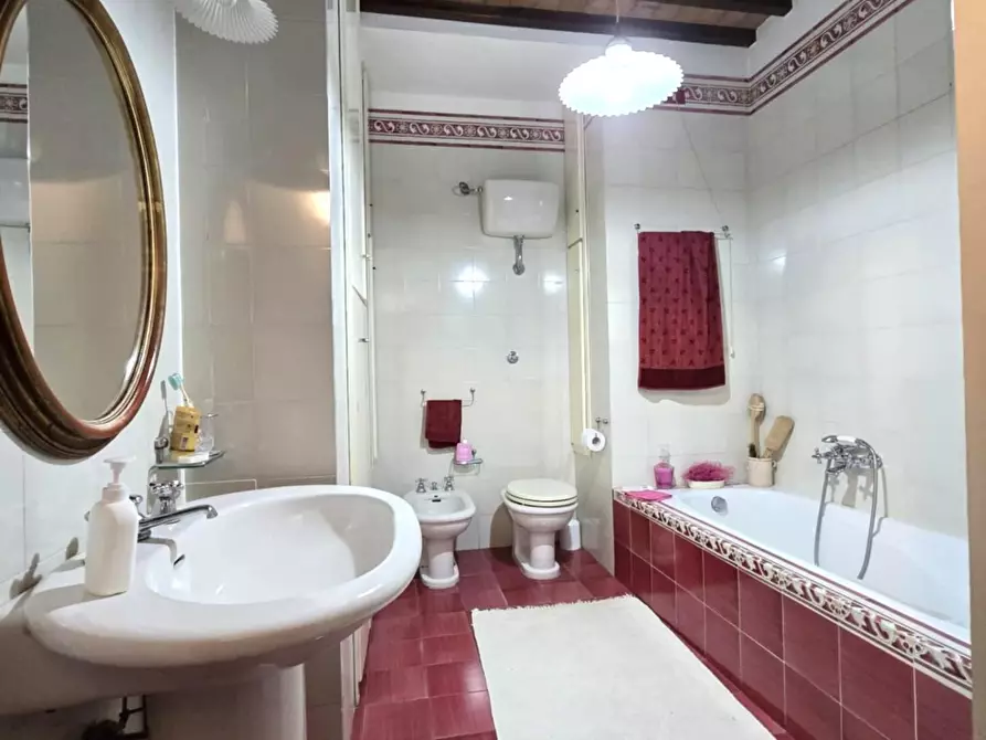 Immagine 23 di Casa colonica in vendita  a Colle Di Val D'elsa